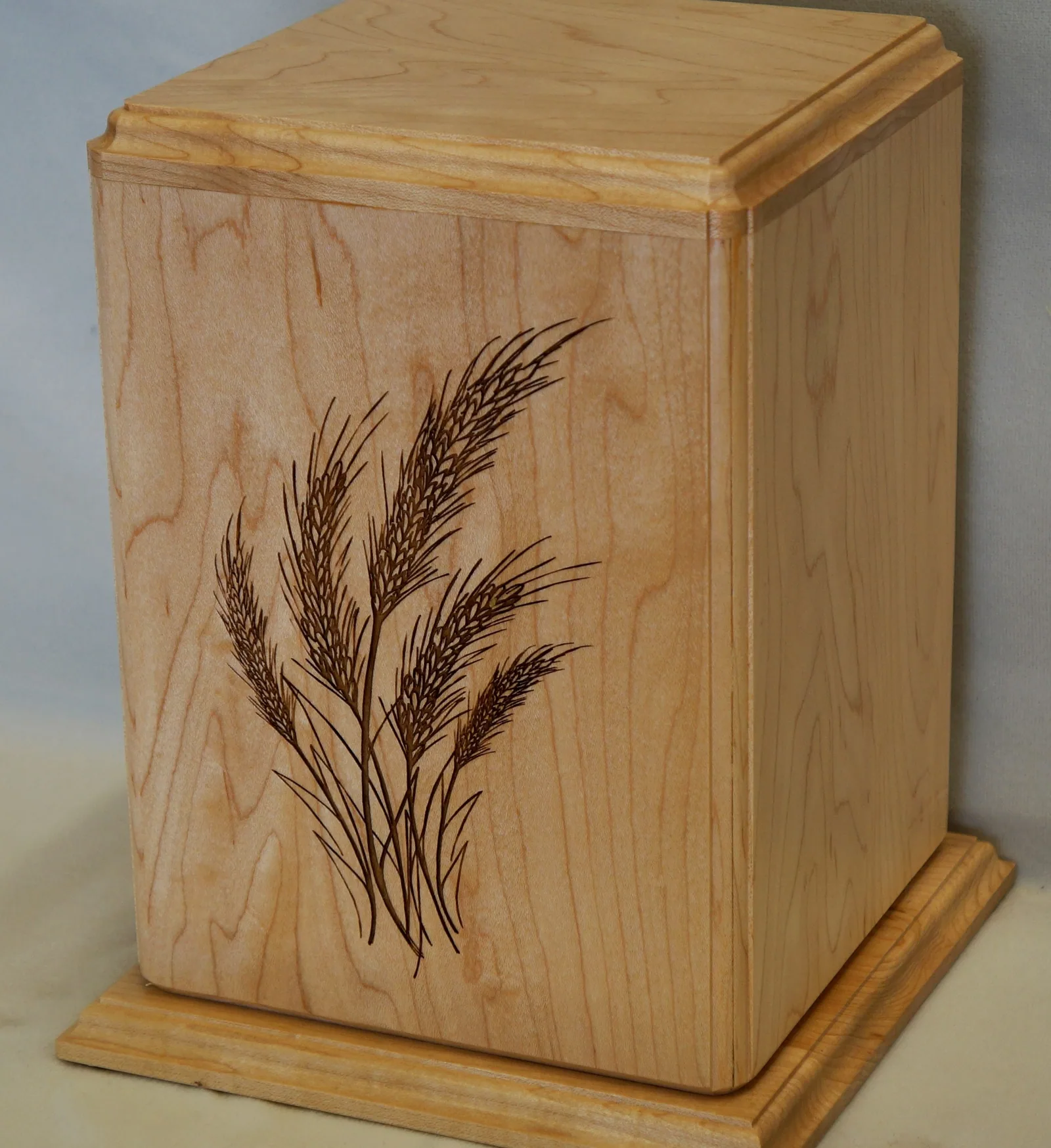 Maple Wheat Cube Urn